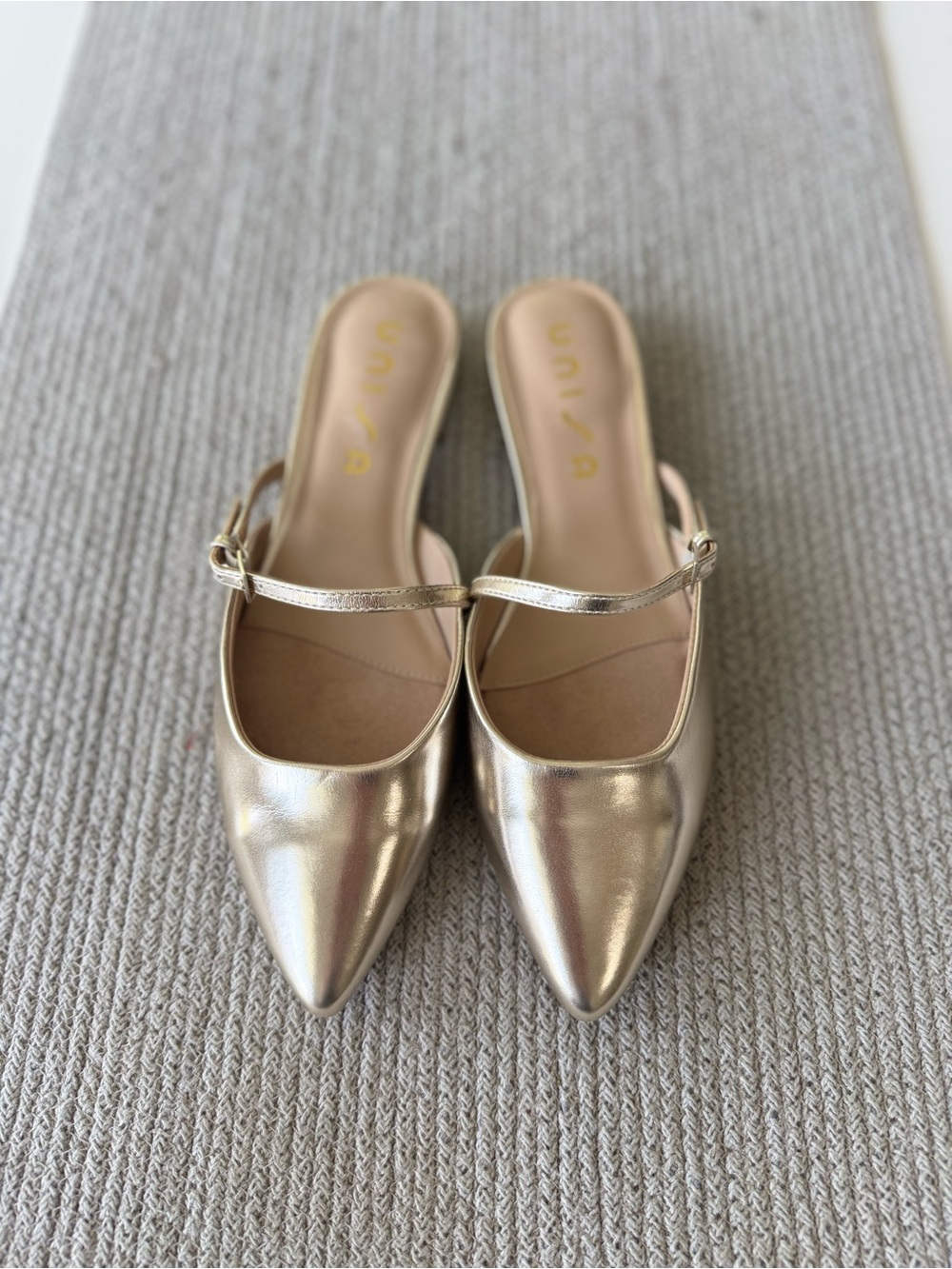 Unisa Metallic Champagne Gold Tone Pointed-Toe Mary Jane Flats Size 9.5